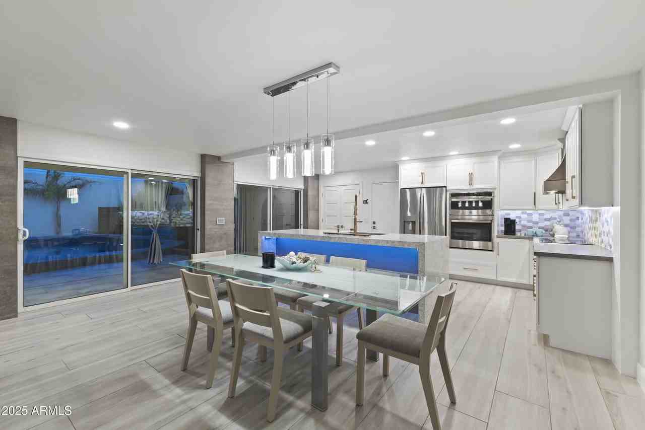 7258 E Loma Ln - Photo 5 of 43