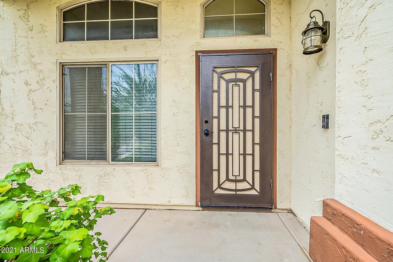 16010 S 17th Dr - Photo 4 of 42