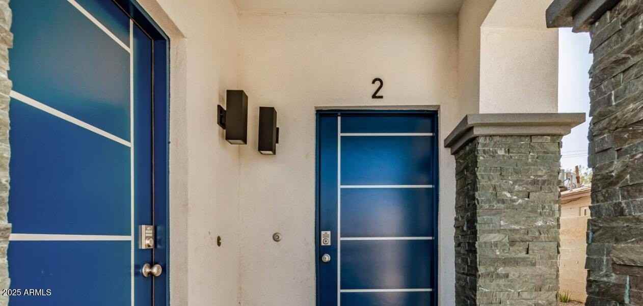 1305 E Madison St Unit 3 #3 - Photo 3 of 14