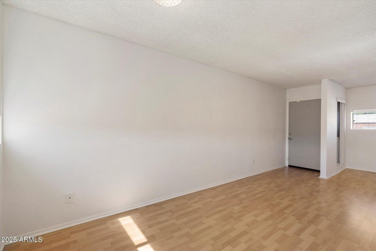 2673 E Oakleaf Dr - Photo 4 of 20