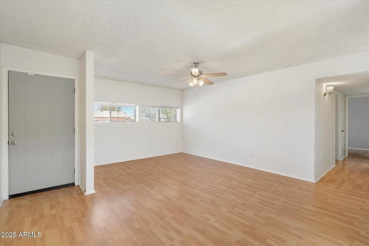 2673 E Oakleaf Dr - Photo 5 of 20