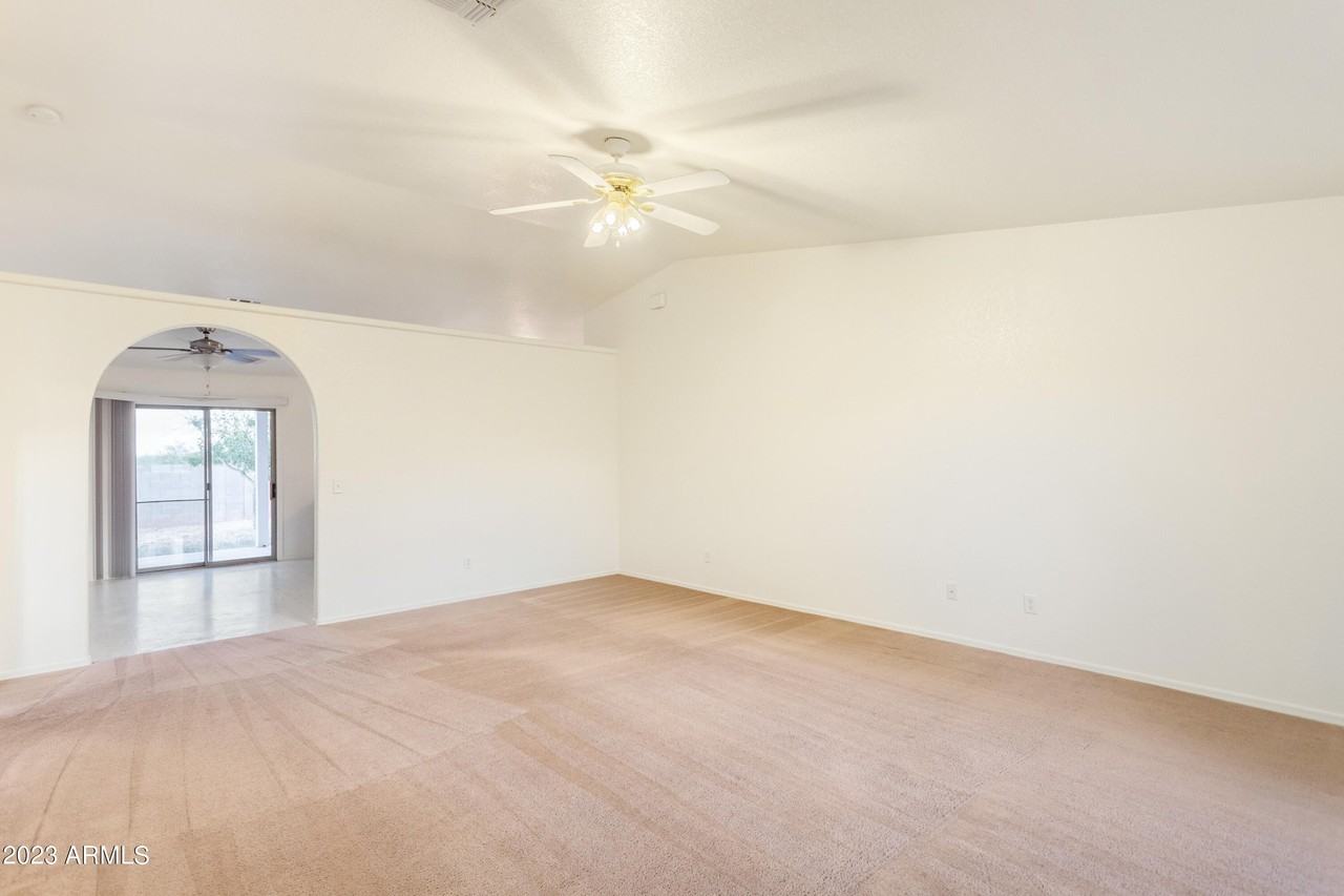 112 Buffalo Drive - Photo 5 of 28