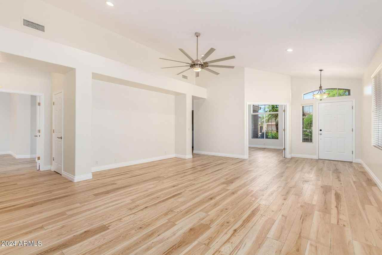 7251 East Lomita Avenue - Photo 5 of 28