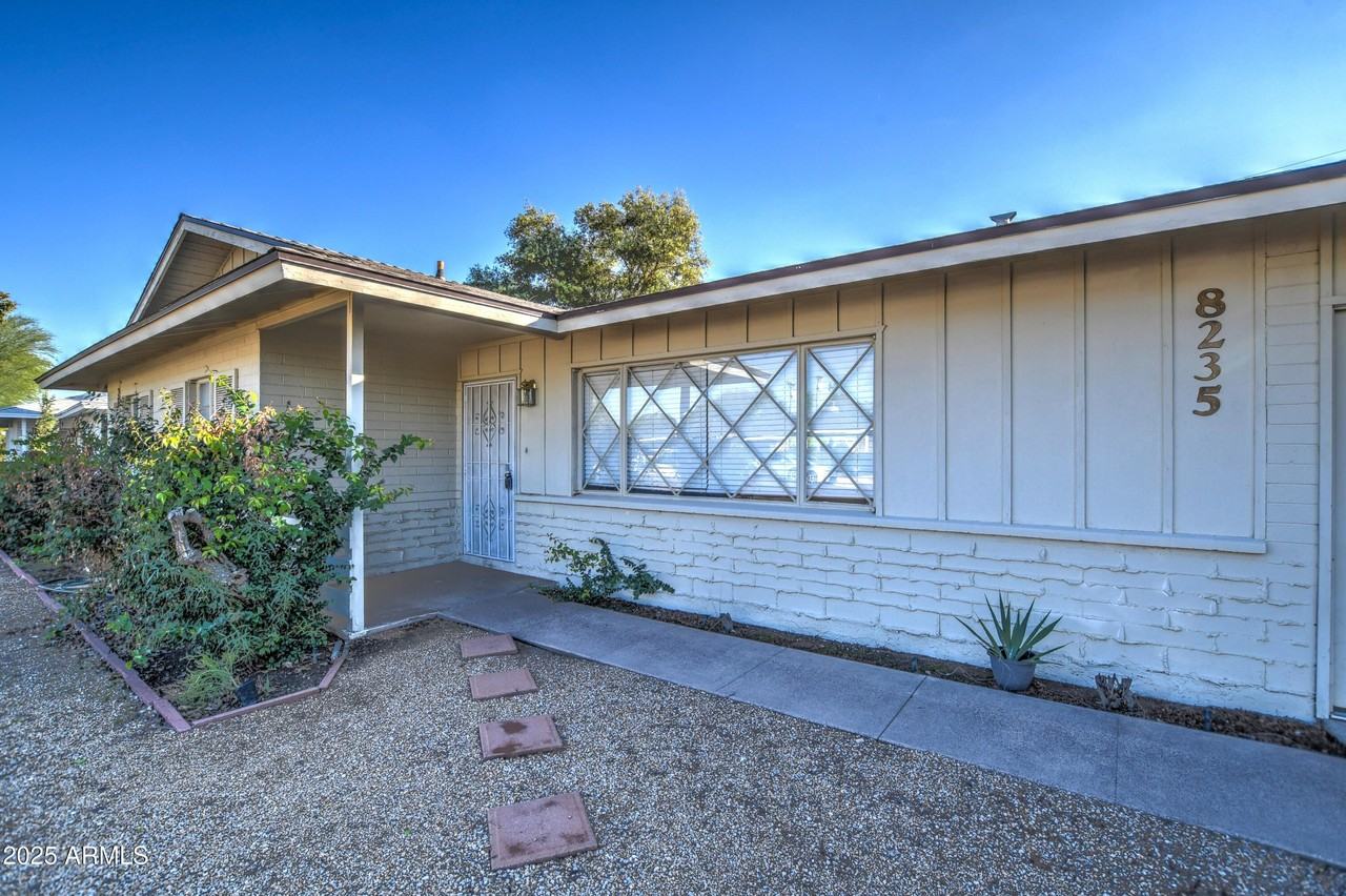 8235 East Virginia Avenue - Photo 6 of 46