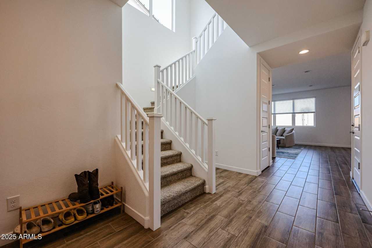 8334 E Paloma Ave - Photo 3 of 35