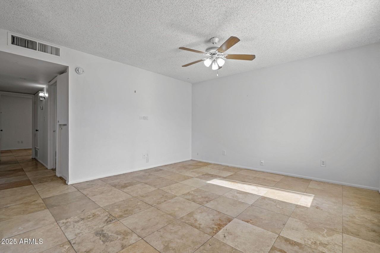 2346 East Shaw Butte Drive - Photo 3 of 35