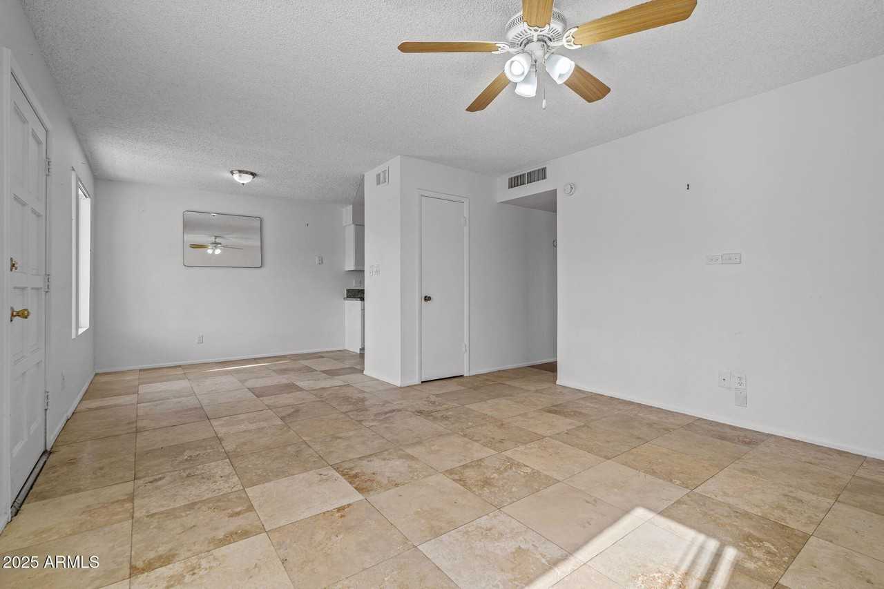 2346 East Shaw Butte Drive - Photo 4 of 35