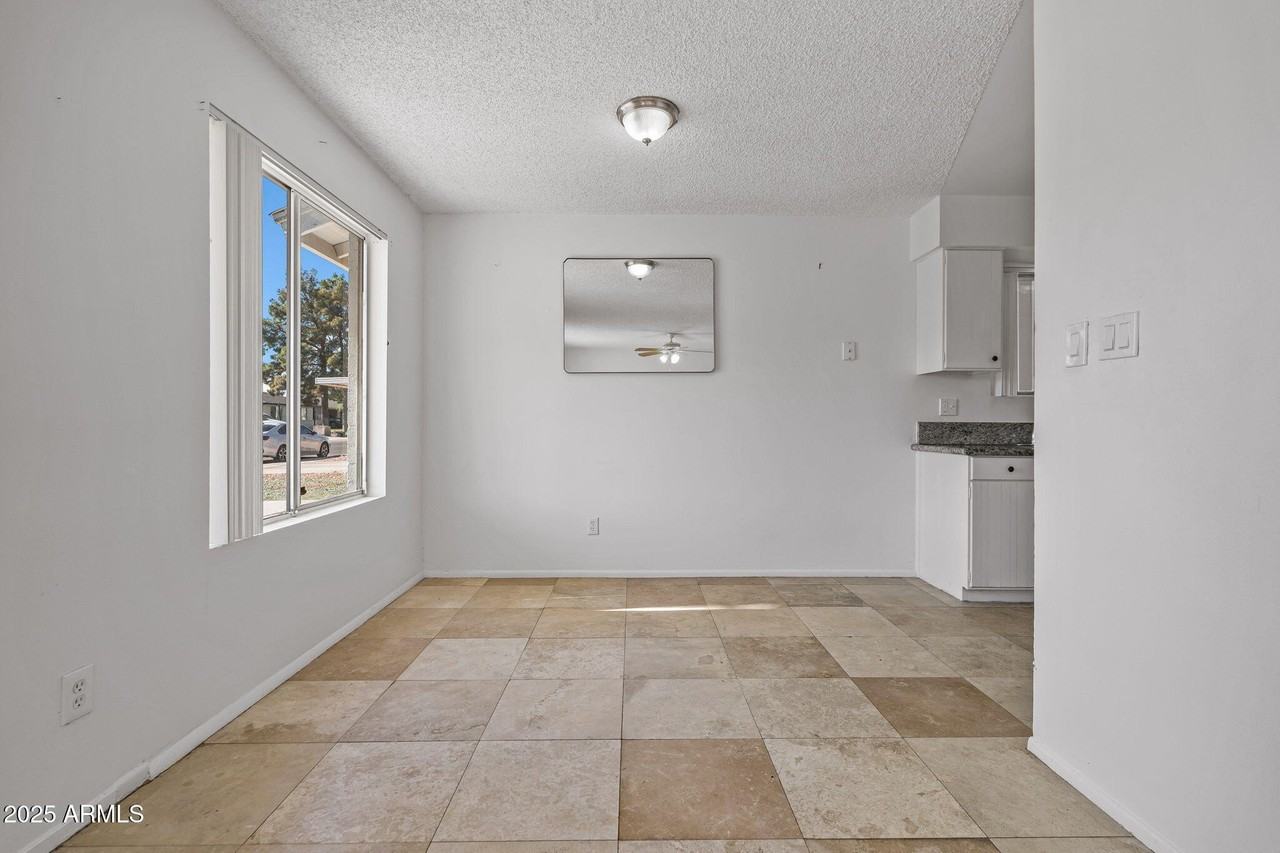 2346 East Shaw Butte Drive - Photo 7 of 35