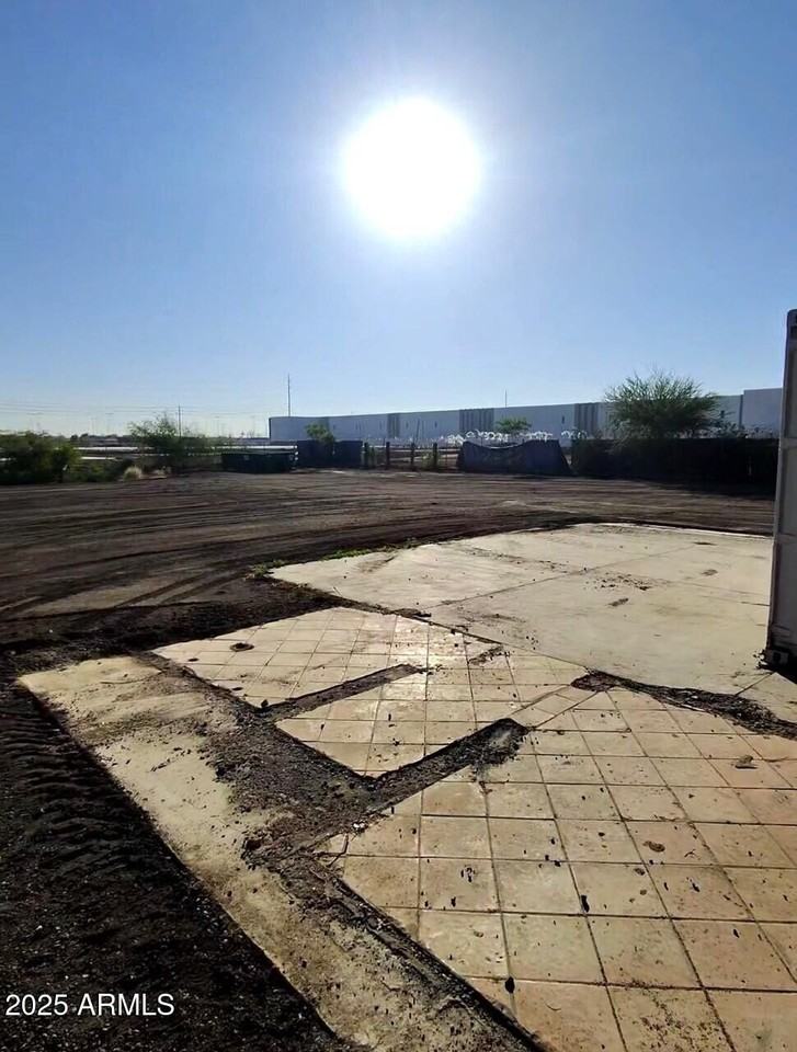 19051 S Arizona Ave - Photo 3 of 4