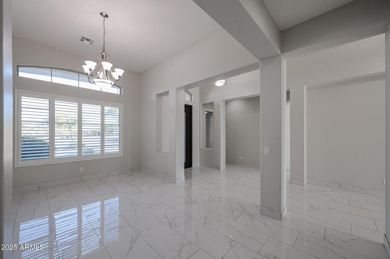 6327 East Dixileta Drive - Photo 7 of 42