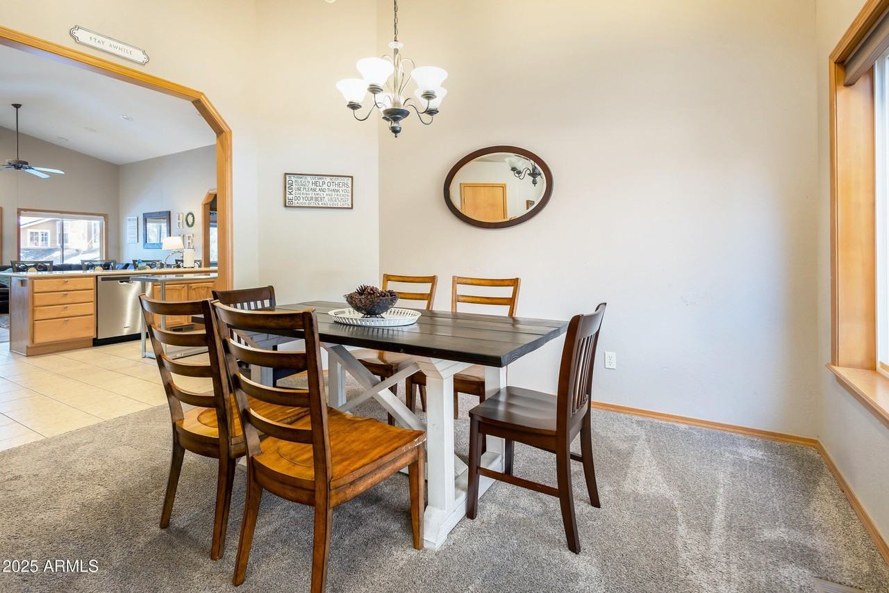 385 E Hillside Dr - Photo 5 of 33