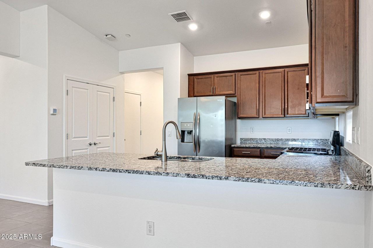 12429 Midway Avenue - Photo 4 of 22