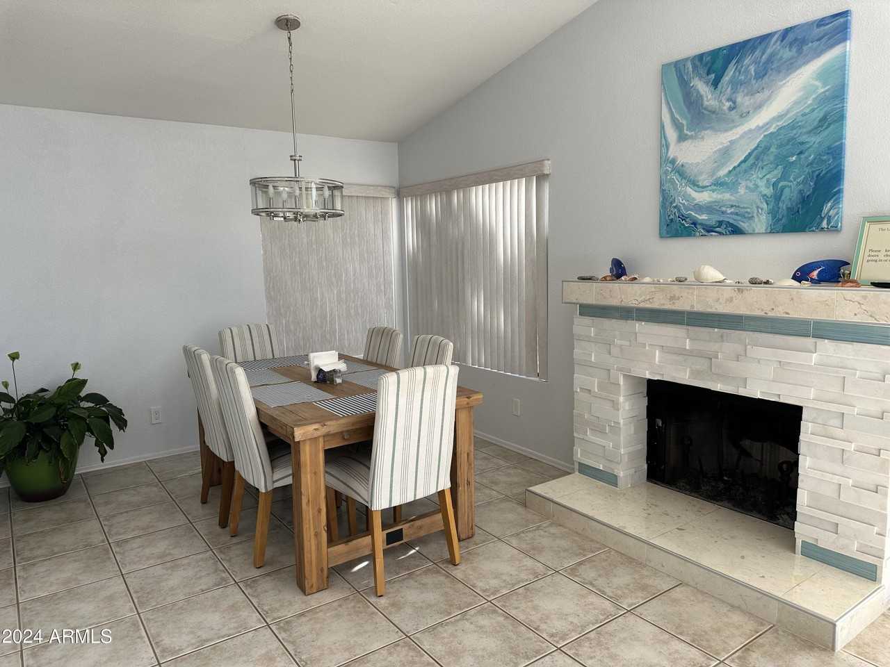 11025 West Poinsettia Drive - Photo 3 of 18