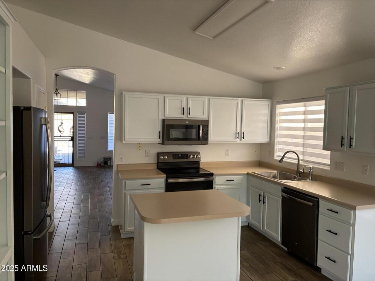 249 W Grovers Ave - Photo 2 of 6