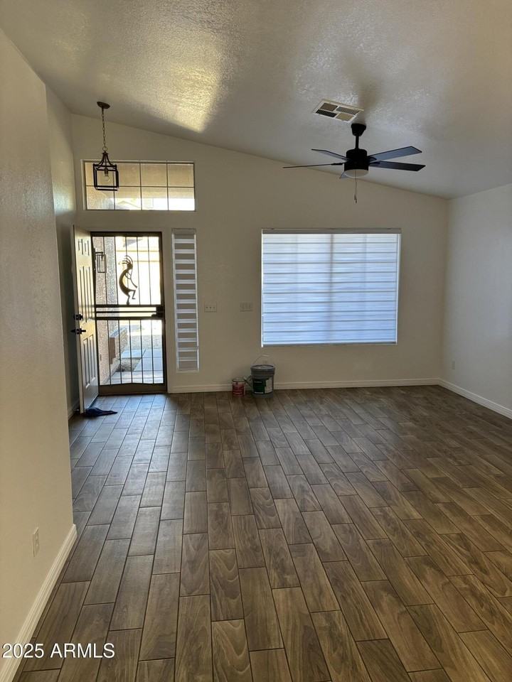 249 W Grovers Ave - Photo 4 of 6