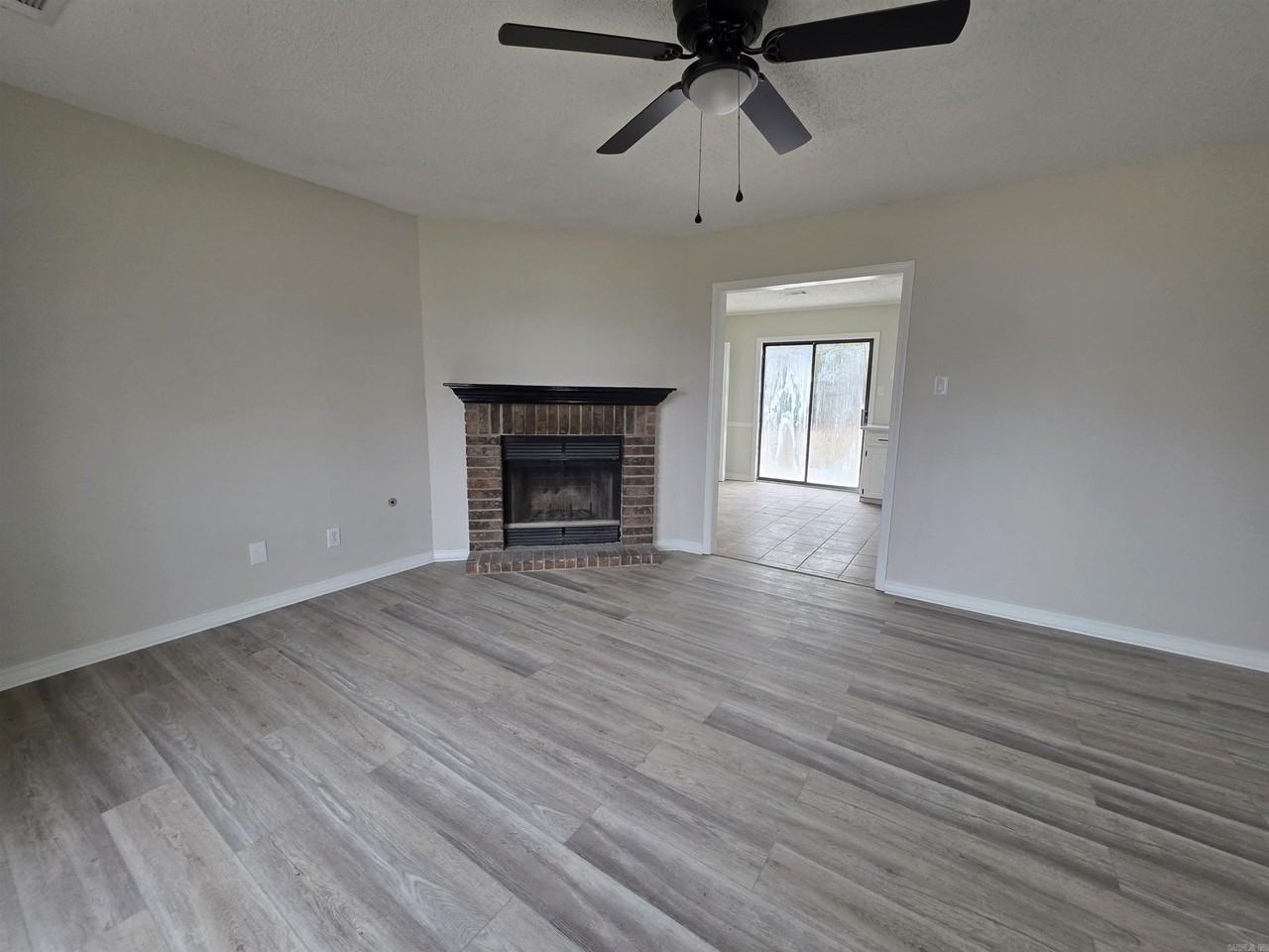 14 Mcarthur Dr - Photo 5 of 31