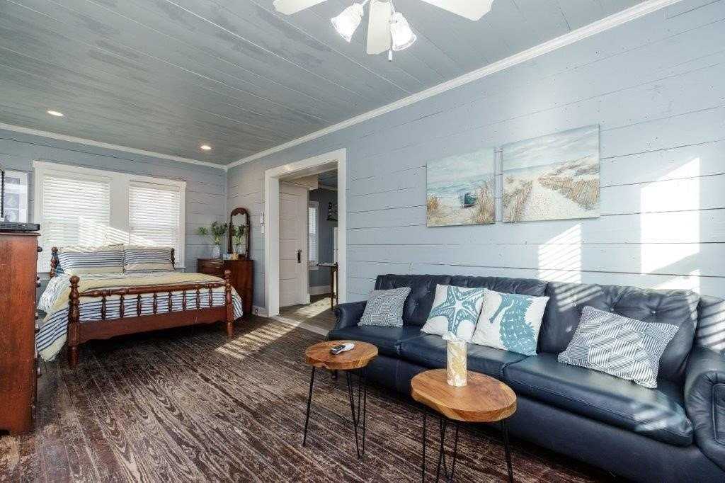 1009 1/2 Furman Ave - Photo 3 of 18