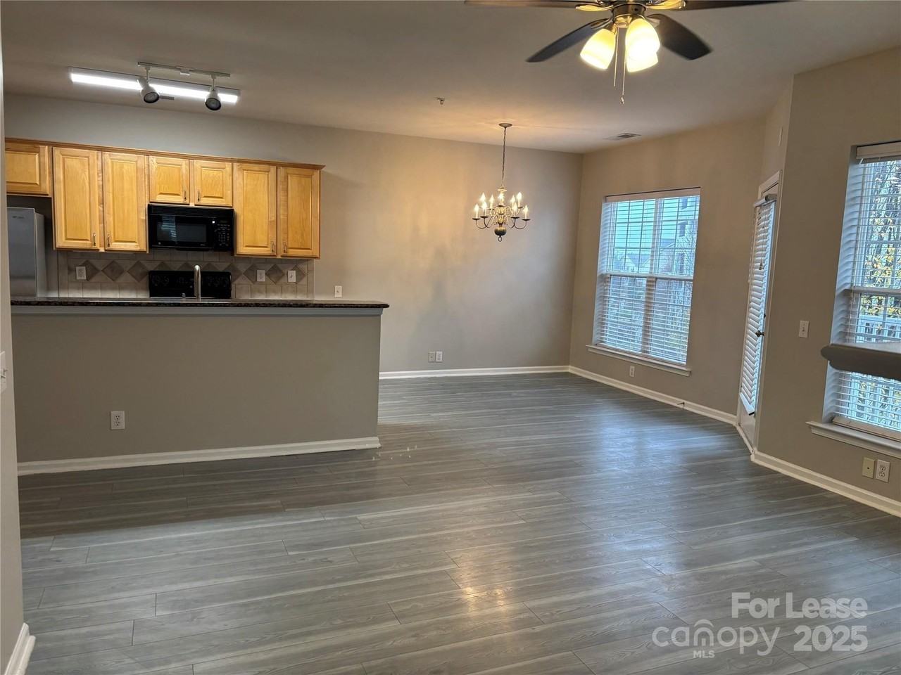 14859 Santa Lucia Dr - Photo 7 of 32