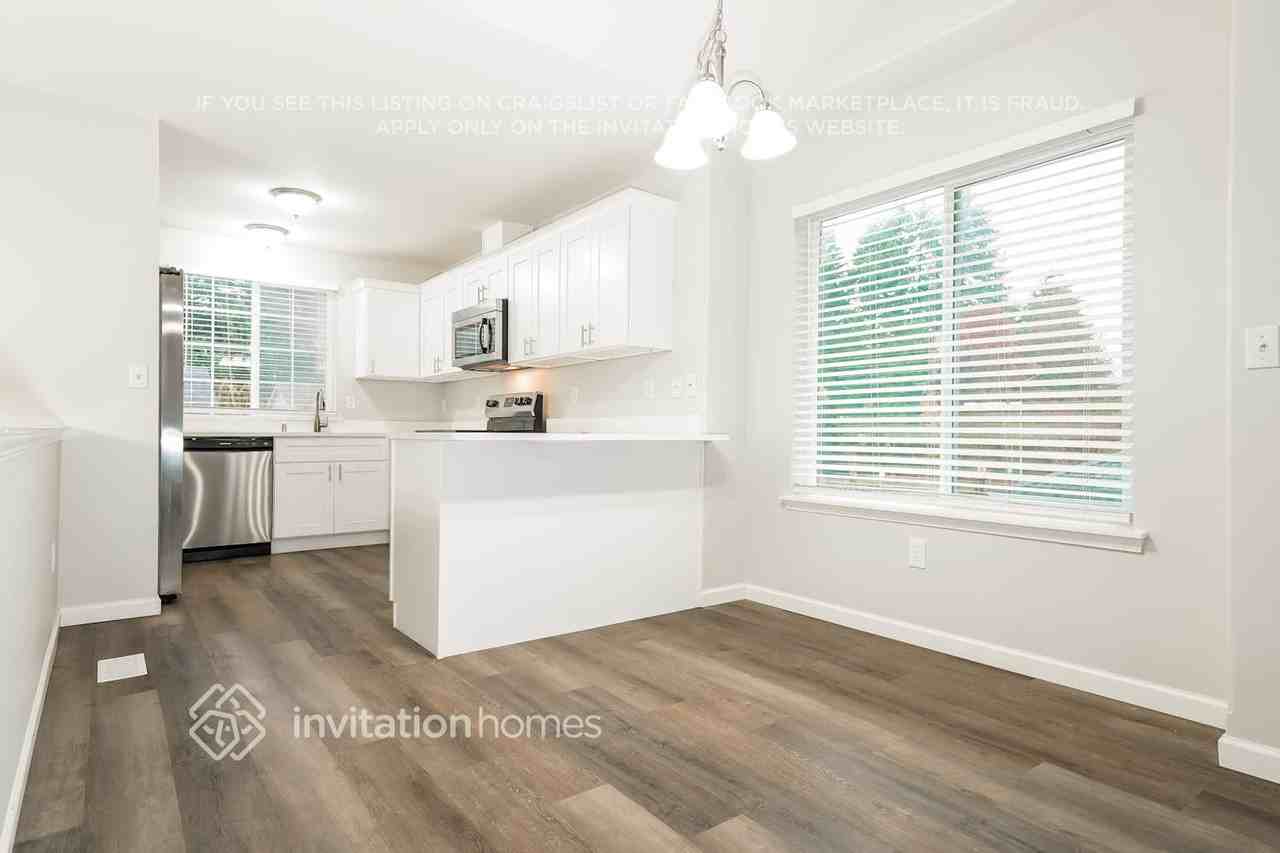 4820 50th Ave Se - Photo 6 of 18