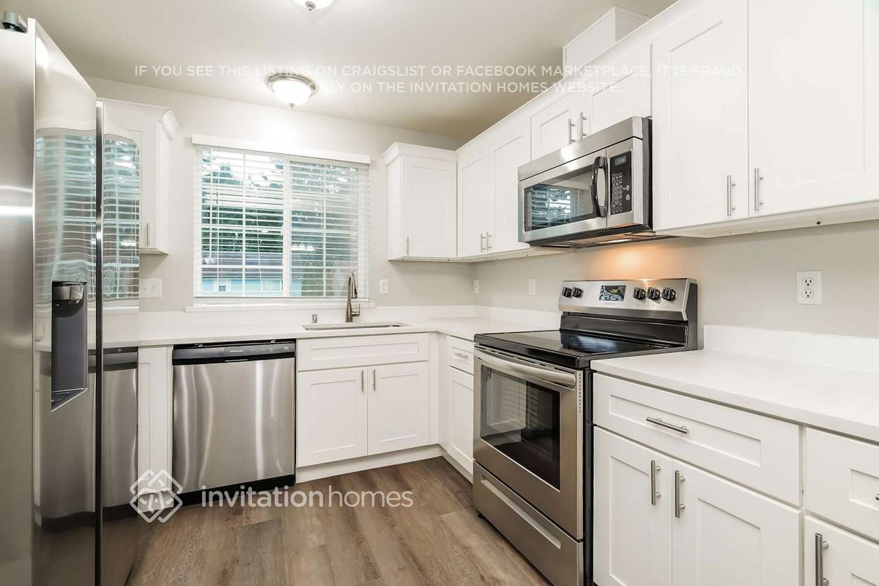 4820 50th Ave Se - Photo 7 of 18