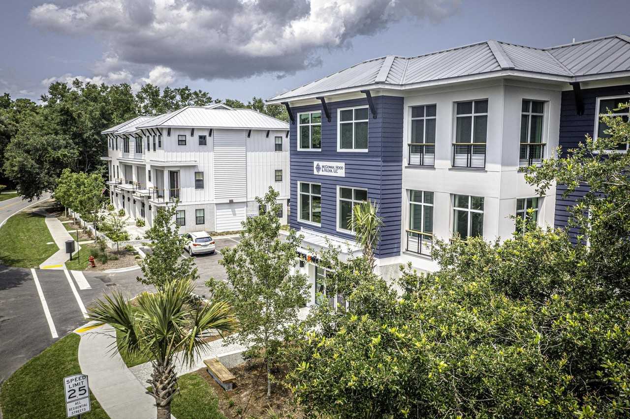 14 Shem Drive - Photo 3 of 50