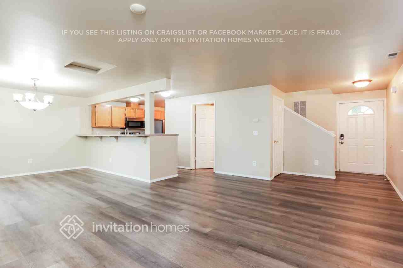 4323 151st Place Northeast - Photo 5 of 18