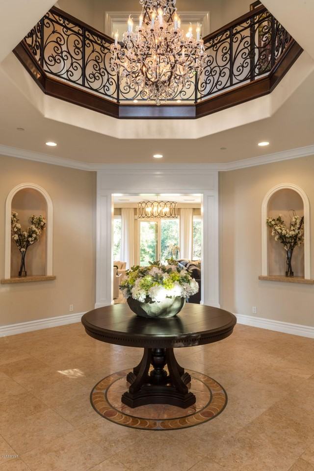 2705 Elderoak Rd - Photo 4 of 20