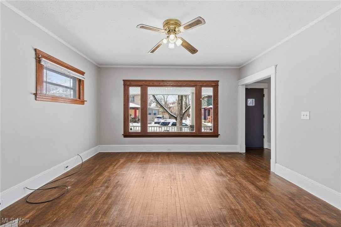 1323 West 89th Street - Photo 5 of 18