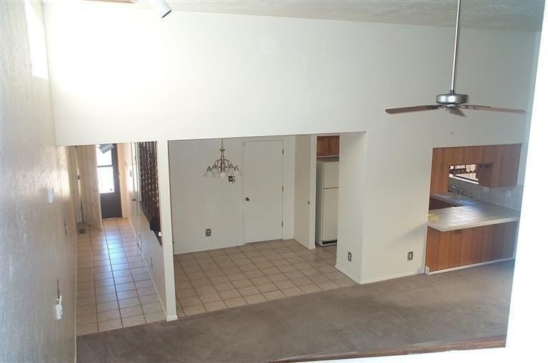 2820 Palo Verde Dr Ne Apt A #A - Photo 2 of 9