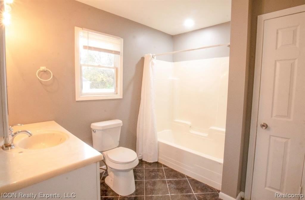 743 Hollister Street - Photo 4 of 14