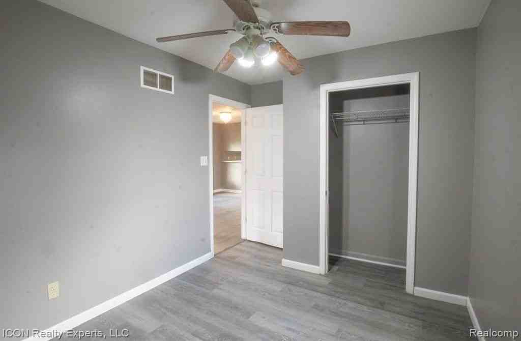 743 Hollister Street - Photo 6 of 14