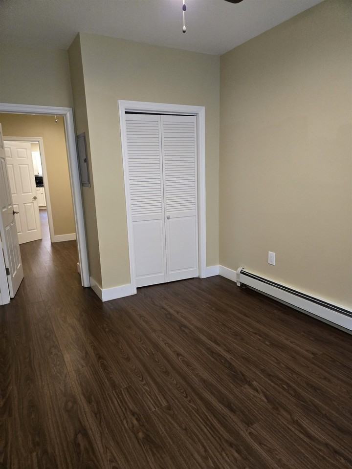 120 68th St #1 - Photo 5 of 7