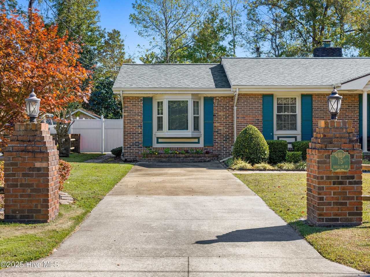 15 Dressler Drive - Photo 7 of 50