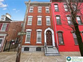 featured image of 542 Walnut Street #1R