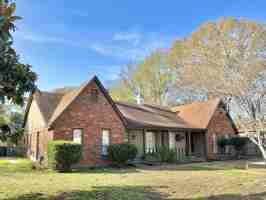 featured image of 2065 Goldbrier Lane #2067