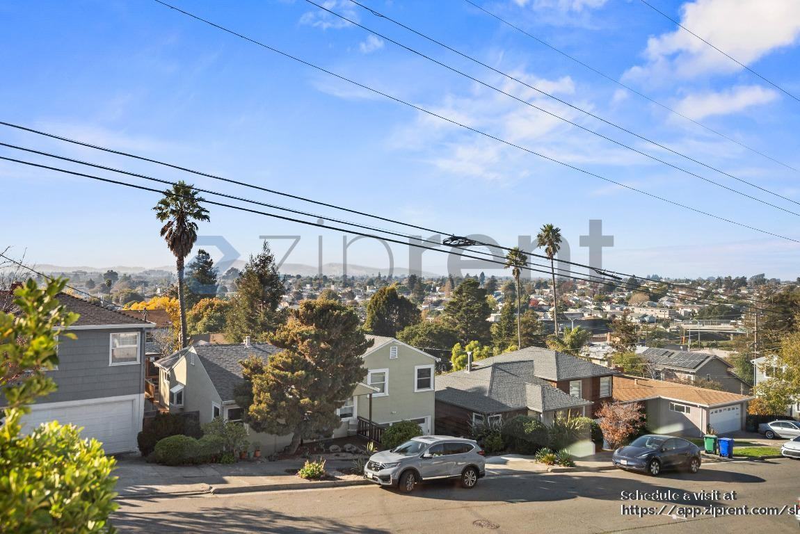 682 Kern St - Photo 6 of 24