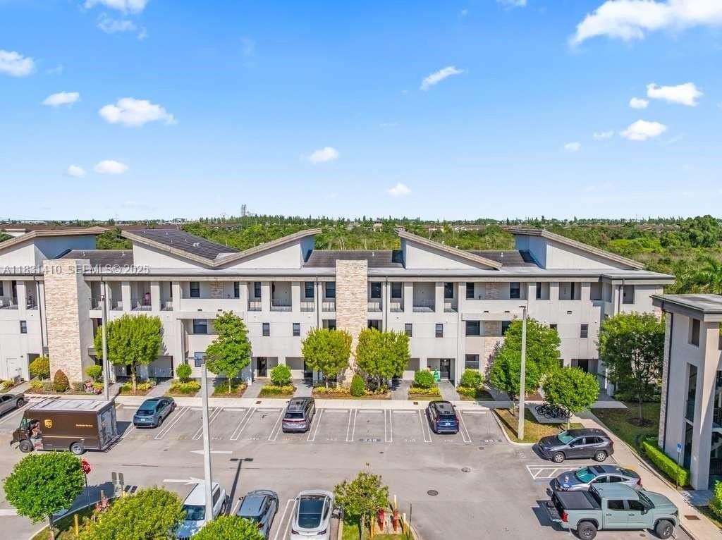 10419 Northwest 82nd Street #12 - Photo 4 of 31