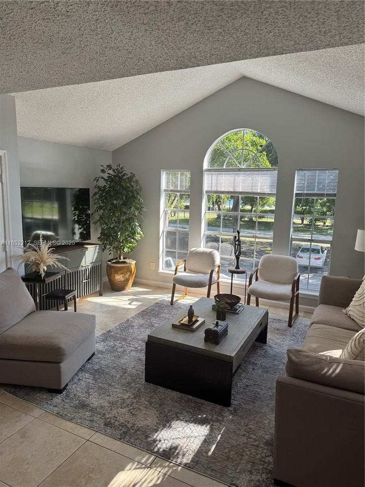 1165 Crystal Way #B - Photo 2 of 17