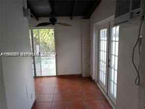 3689 Nw 14th St #B - Photo 6 of 17