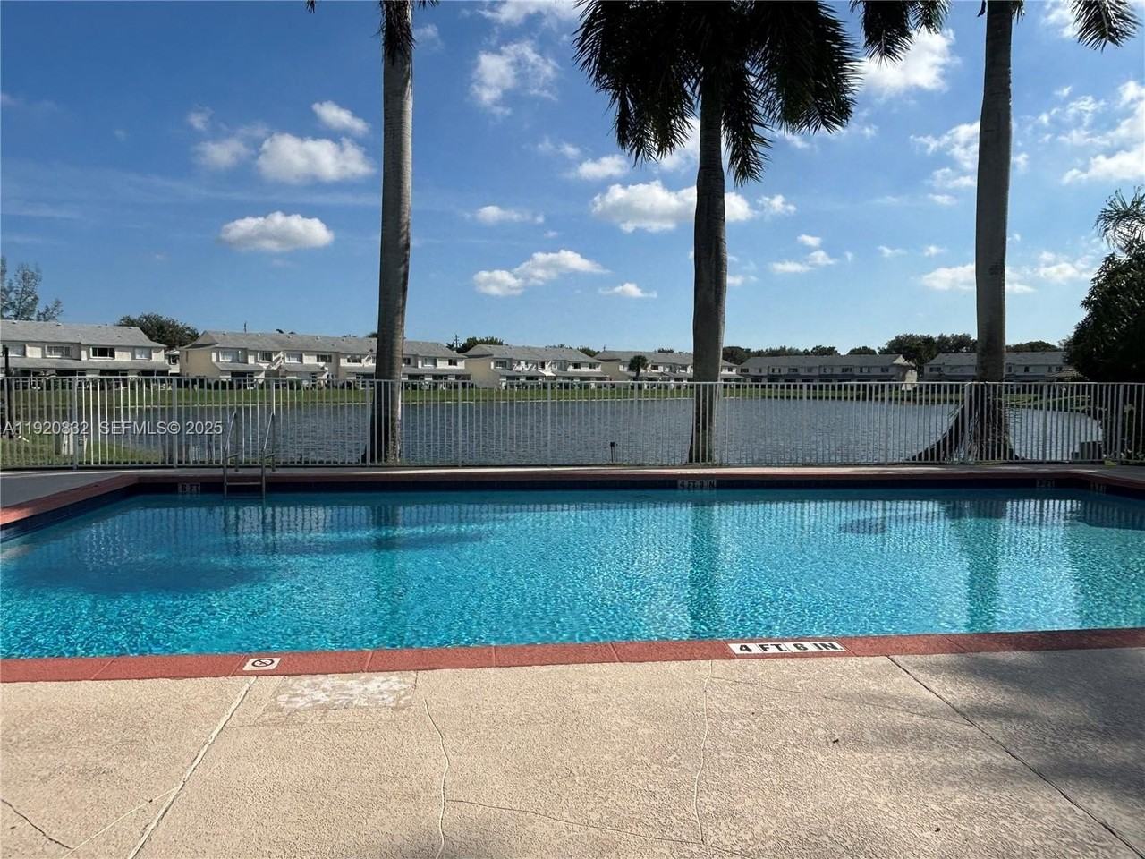 3145 Sw 50th St #0000 - Photo 4 of 31