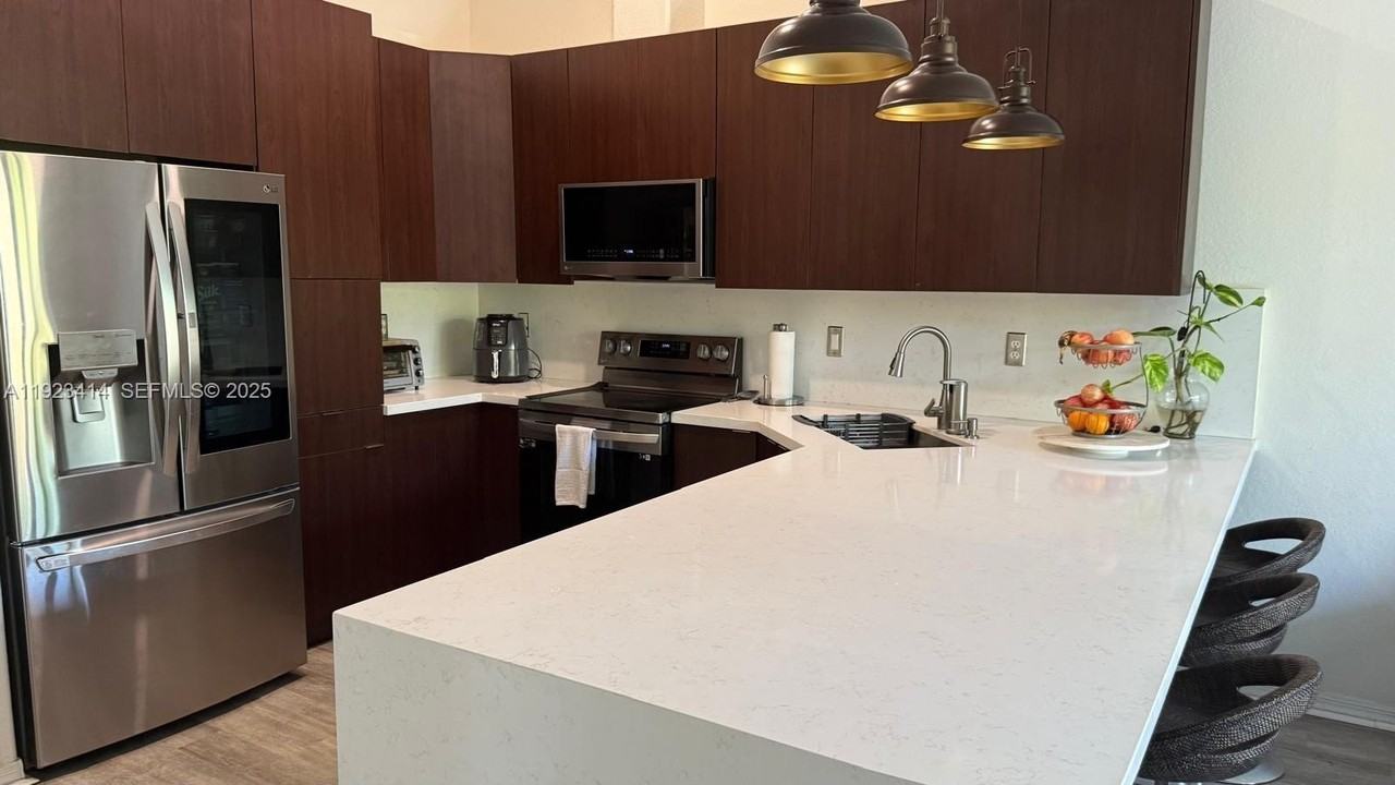 13839 Sw 152nd Ter - Photo 5 of 27