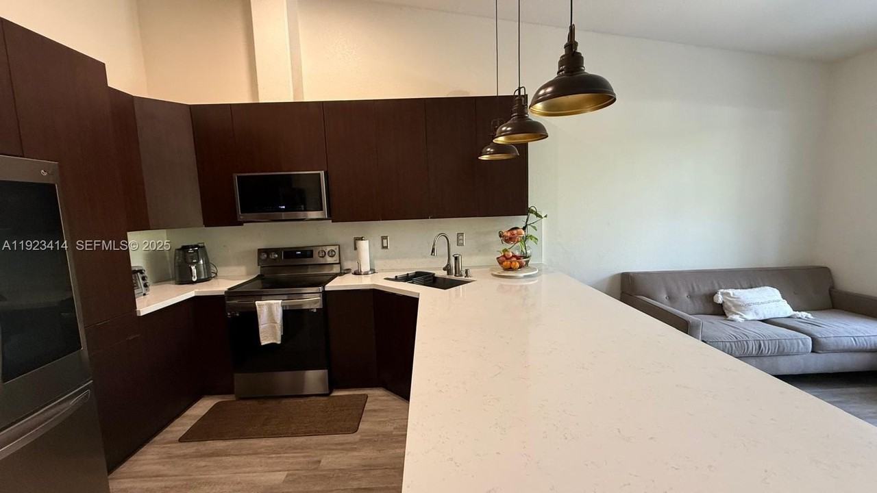 13839 Sw 152nd Ter - Photo 7 of 27