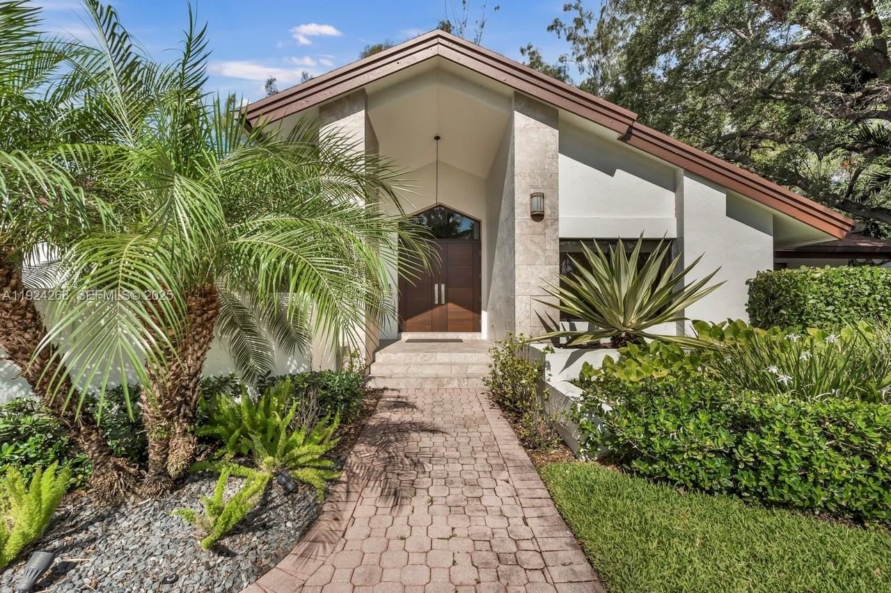 5800 Sw 73rd Ave - Photo 3 of 40