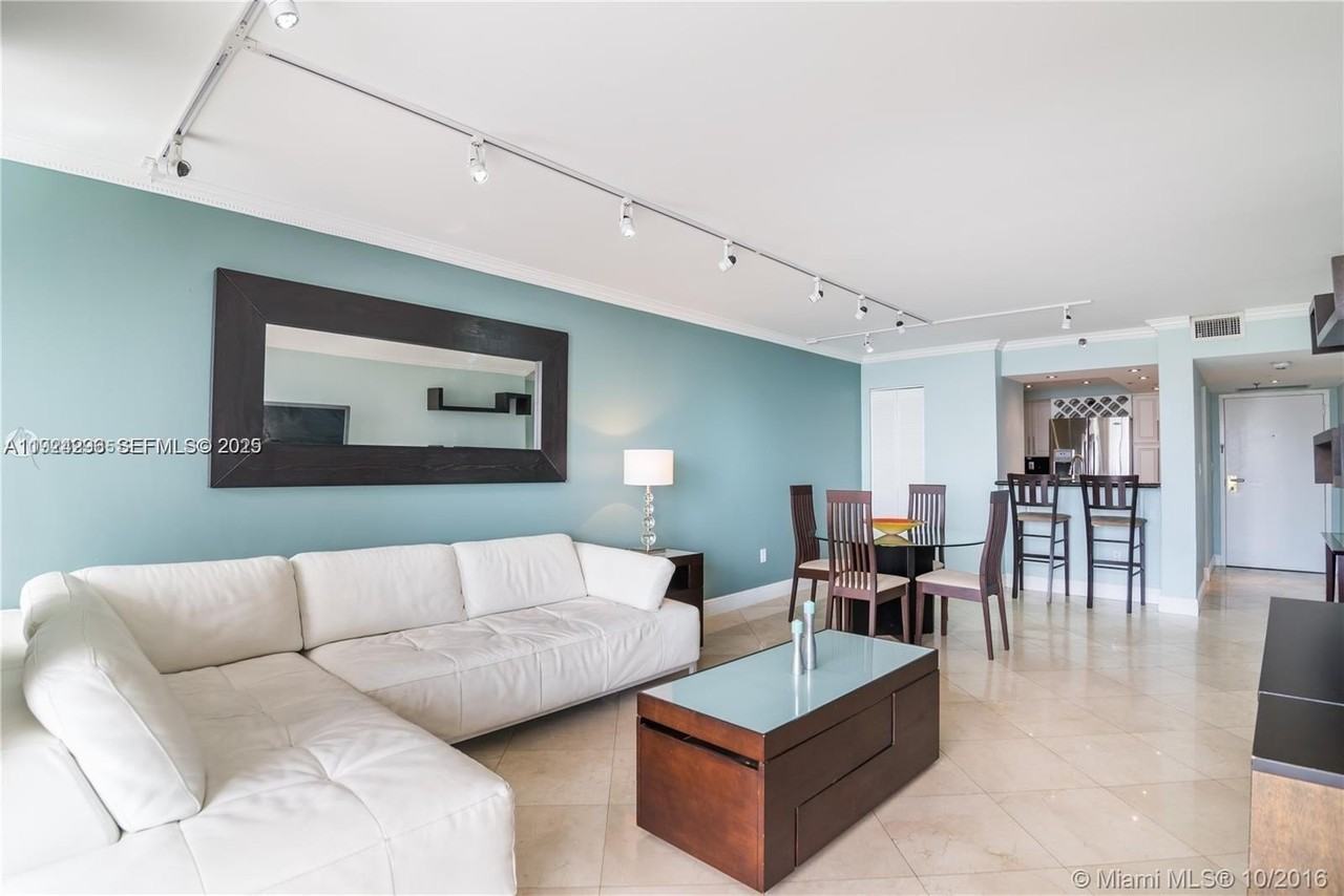 555 Ne 15th St #11J - Photo 6 of 12