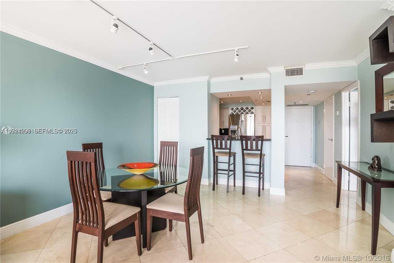 555 Ne 15th St #11J - Photo 7 of 12