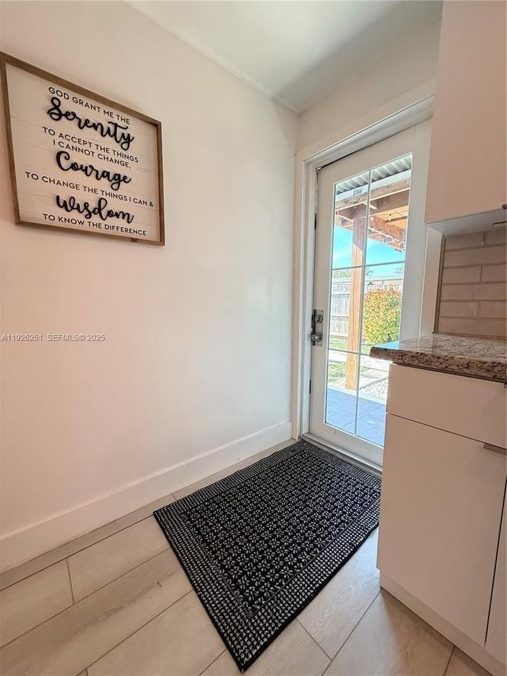 2310 N 70th Ave #2310 - Photo 7 of 32