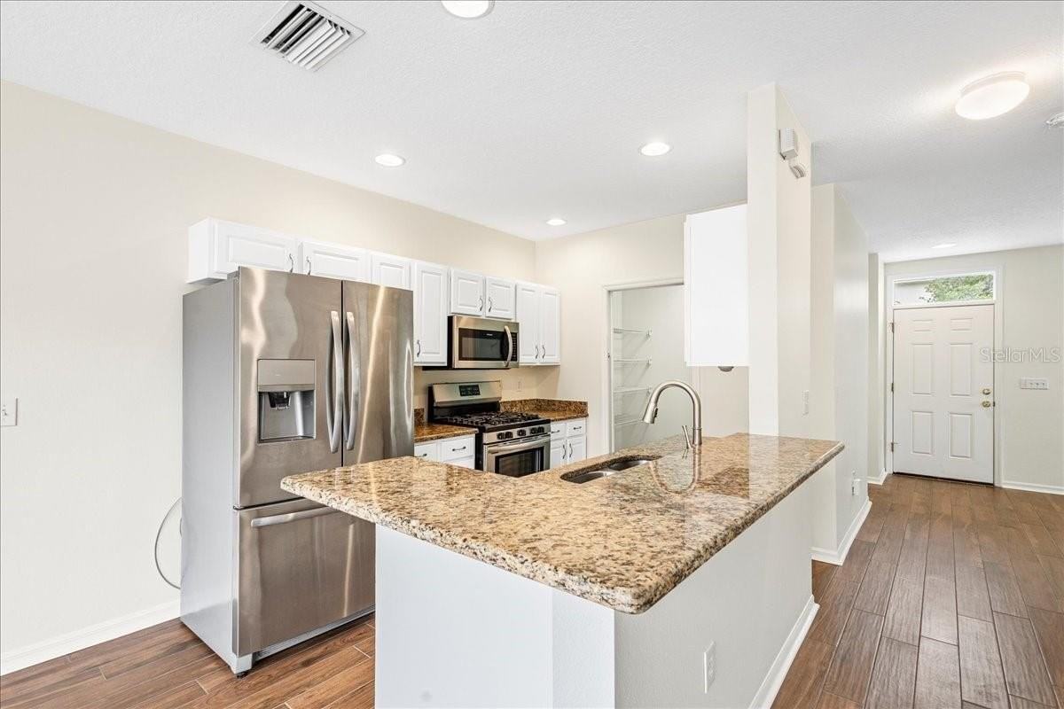 9526 W Park Village Dr - Photo 6 of 25