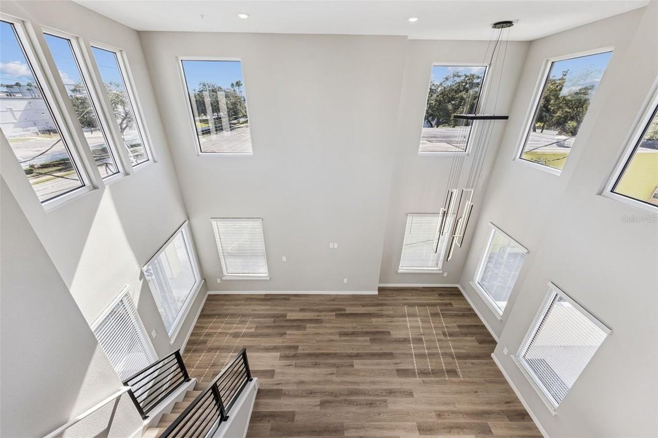 544 N Bumby Ave #5 - Photo 7 of 26