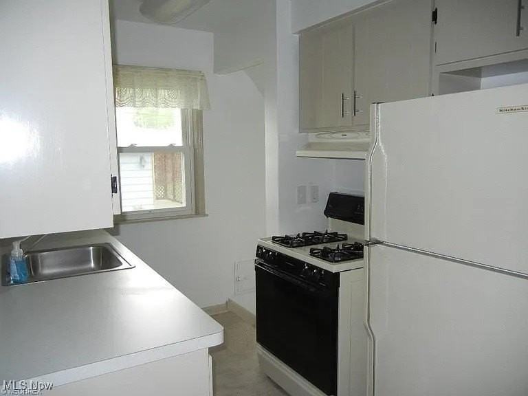 6228 Archwood Road - Photo 2 of 6