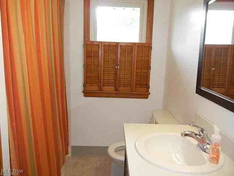 6228 Archwood Road - Photo 4 of 6